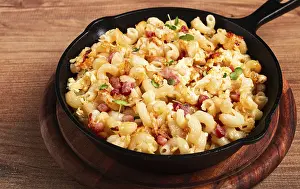 Cheesy Macaroni Recipe Prints: Macaroni with cheese and bacon