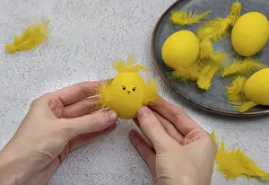 Easter Egg Chick Decoration Prints: How to make a chick from eggs for Easter decor