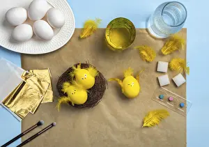 Easter Egg Chick Decoration Prints: How to make a chick from eggs for Easter decor