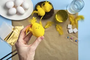Easter Egg Chick Decoration Prints: How to make a chick from eggs for Easter decor