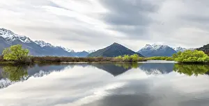Otago Region Landscapes Prints: Mountains reflected in the lake