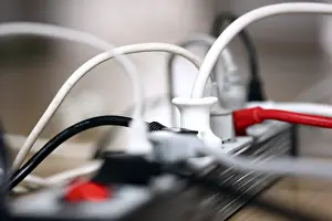 Electrical Wire Connection Prints: Multiple outlet strip, for connection of multiple electrical devices