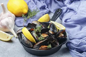 Bivalve Prints: Mussels in the Shell with Lemon Print