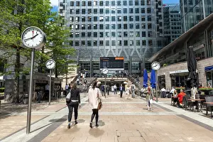 Canary Wharf London Prints: Office worker at One Canada Square