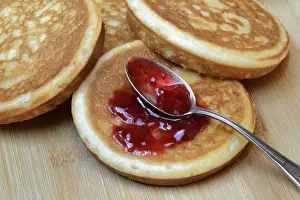 Dessert Food Prints: Pancake with raspberry jam and spoon
