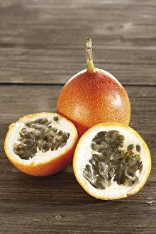 Studio Shot Fruits Prints: Passion fruit, grenadillas