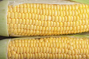 Healthy Eating Inspiration Prints: Pattern of Fresh yellow sweet corn on the table