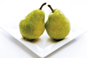 Studio Fruit Photography Prints: Pears on a plate