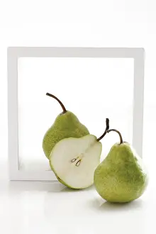 Fresh Green Fruit Prints: Pears (Pyrus)