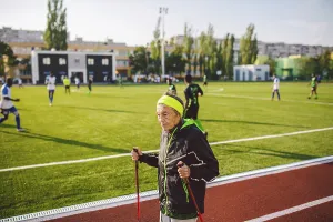 Urban Health And Wellness Prints: Active rest of the elderly theme