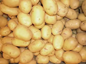 Market Stall Vegetables Prints: Potatoes