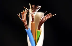 Power Supply Line Prints: Power cable with open islotation