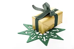 Christmas Gift Ideas Prints: Present with a felt mat