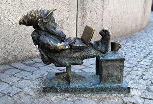 Prints of Programmer Capgeminiusz, Wroclaw's dwarfs, Wroclaw, Poland Programmer Capgeminiusz, Wroclaw's dwarfs, Wroclaw, Poland Wroclaw Prints: Print of Programmer Capgeminiusz, Wroclaw's dwarfs