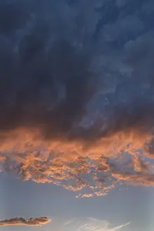 Overcast Sky Southern Germany Prints: Reddish clouds in the evening sky