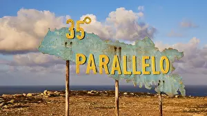 Sicily Travel Images Prints: Shield, close, 35° parallelo