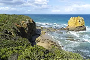Great Ocean Road Attractions Prints: Split Point Lighthouse is a lighthouse close to Aireys Inlet