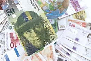 Full Format Image Filling Prints: Swiss Francs notes
