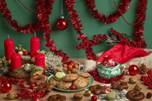 Advent Wreath With Candles Prints: Table with Christmas decorations