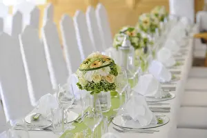 Summer Flower Arrangement Prints: Table decoration of a wedding table