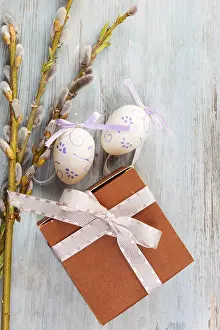 Colorful Easter Decorations Prints: Traditional easter background with gift