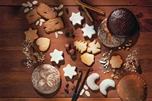 Studio Shot Pastries Prints: Various biscuits and gingerbread, Christmas