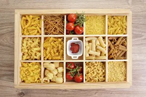 Decorative Food Items Prints: Various types of pasta in a frame