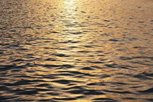 Atmospheric Light Effects Prints: Waves and Light Reflections on the Water Surface