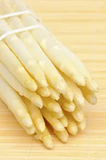 Studio Food Photography Prints: White Asparagus