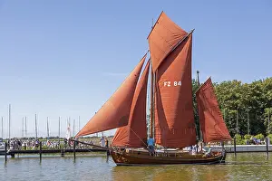 Baltic Sea Sailing Boats Prints: Zeesboot in the harbour, Wustrow