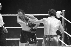 Gerry Cranham Photography Prints: Henry Cooper v Joe Bugner