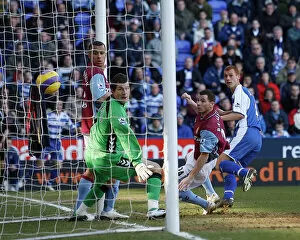 Images Dated 11th February 2007: Steve Sidwell heads in after 16 mintues to make it 1-0 against Aston Villa
